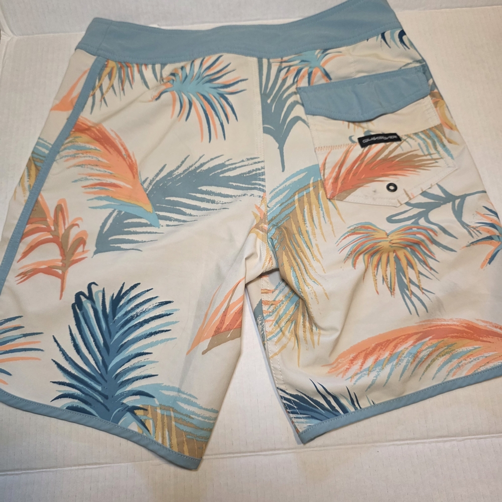 Quiksilver Men's Tropical Print Swim Shorts - Multicolor